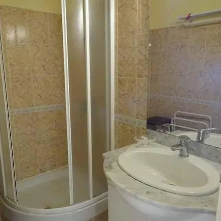 Apartment Climatise Avec Terrasse Et Parking A 100m De La - Fr-1-782-45 *