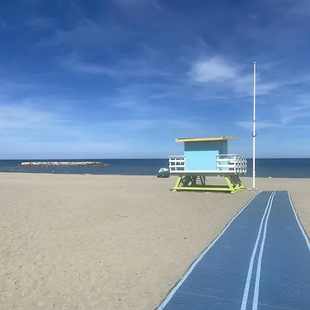 Climatise Avec Terrasse Et Parking A 100m De La - Fr-1-782-45 Le Barcares